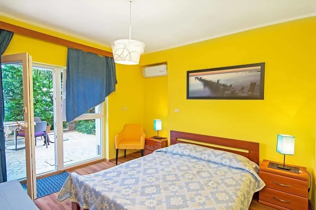 Apartments And Rooms Vila Irma Opatija 4*,
